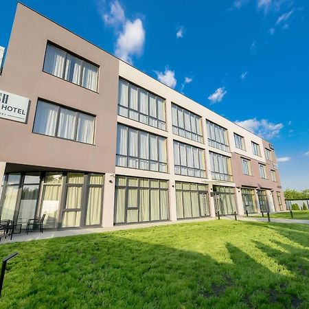 Stark Hotel Orhei Eksteriør billede