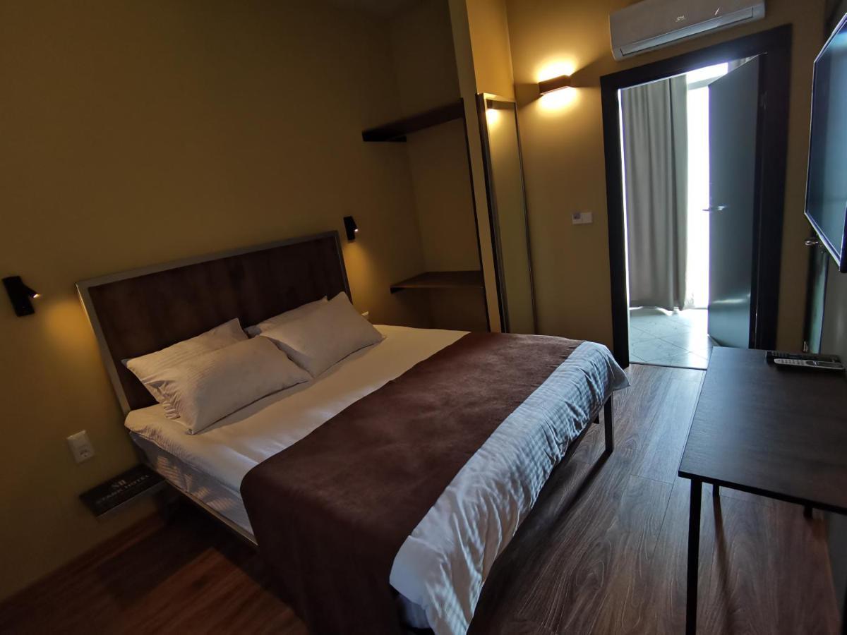 Stark Hotel Orhei Eksteriør billede
