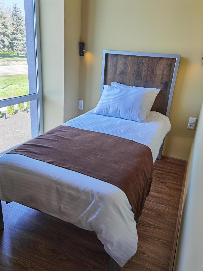 Stark Hotel Orhei Eksteriør billede