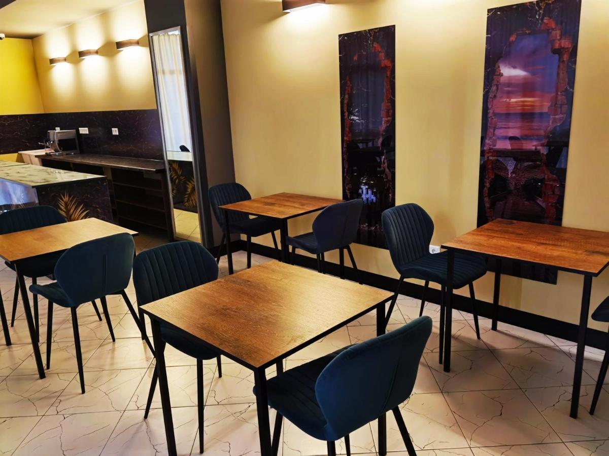 Stark Hotel Orhei Eksteriør billede