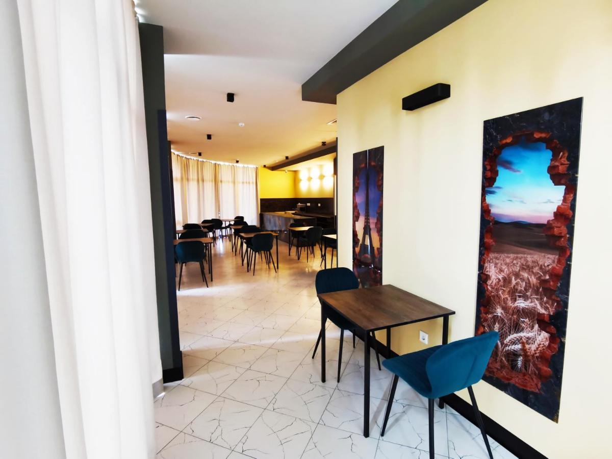 Stark Hotel Orhei Eksteriør billede