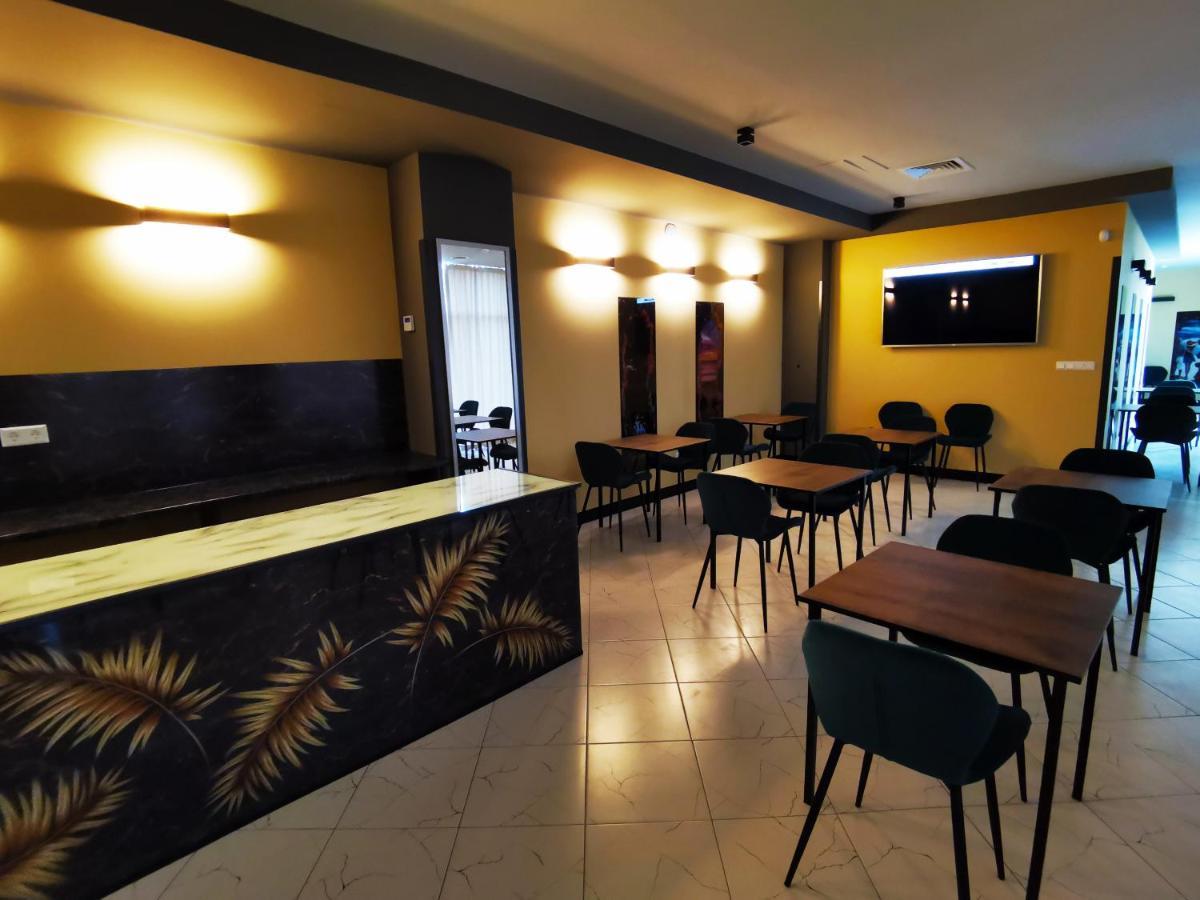 Stark Hotel Orhei Eksteriør billede