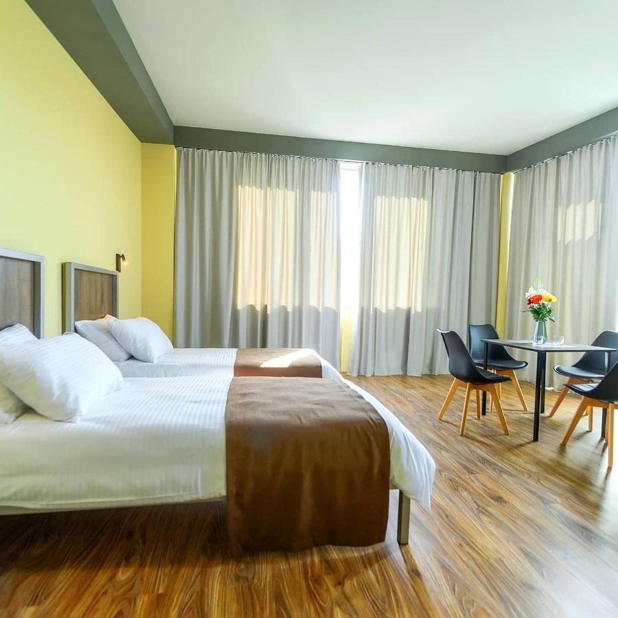 Stark Hotel Orhei Eksteriør billede