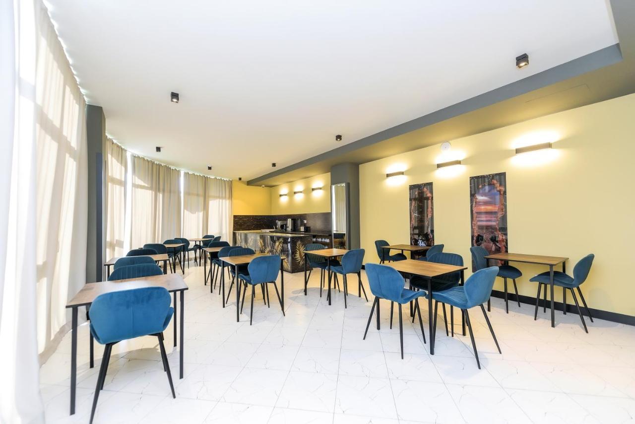 Stark Hotel Orhei Eksteriør billede